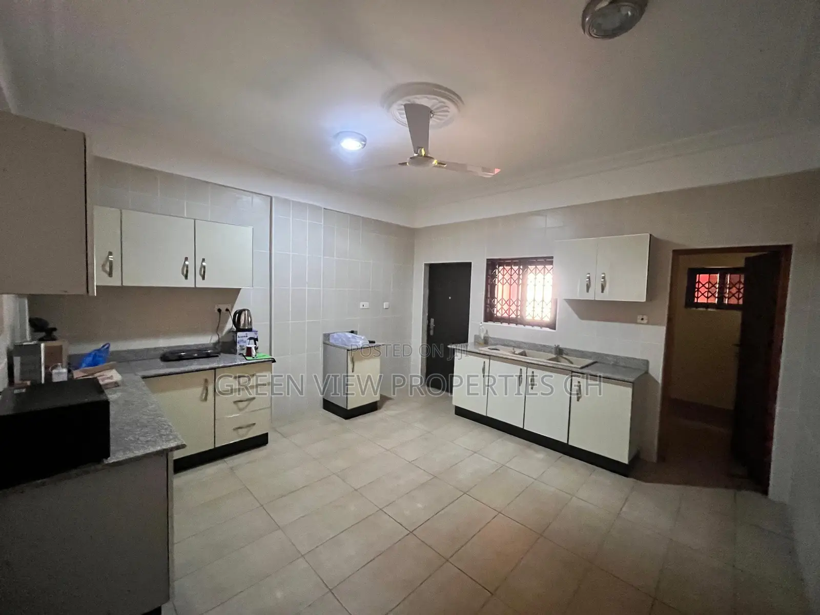 4bdrm Duplex in East Legon for rent