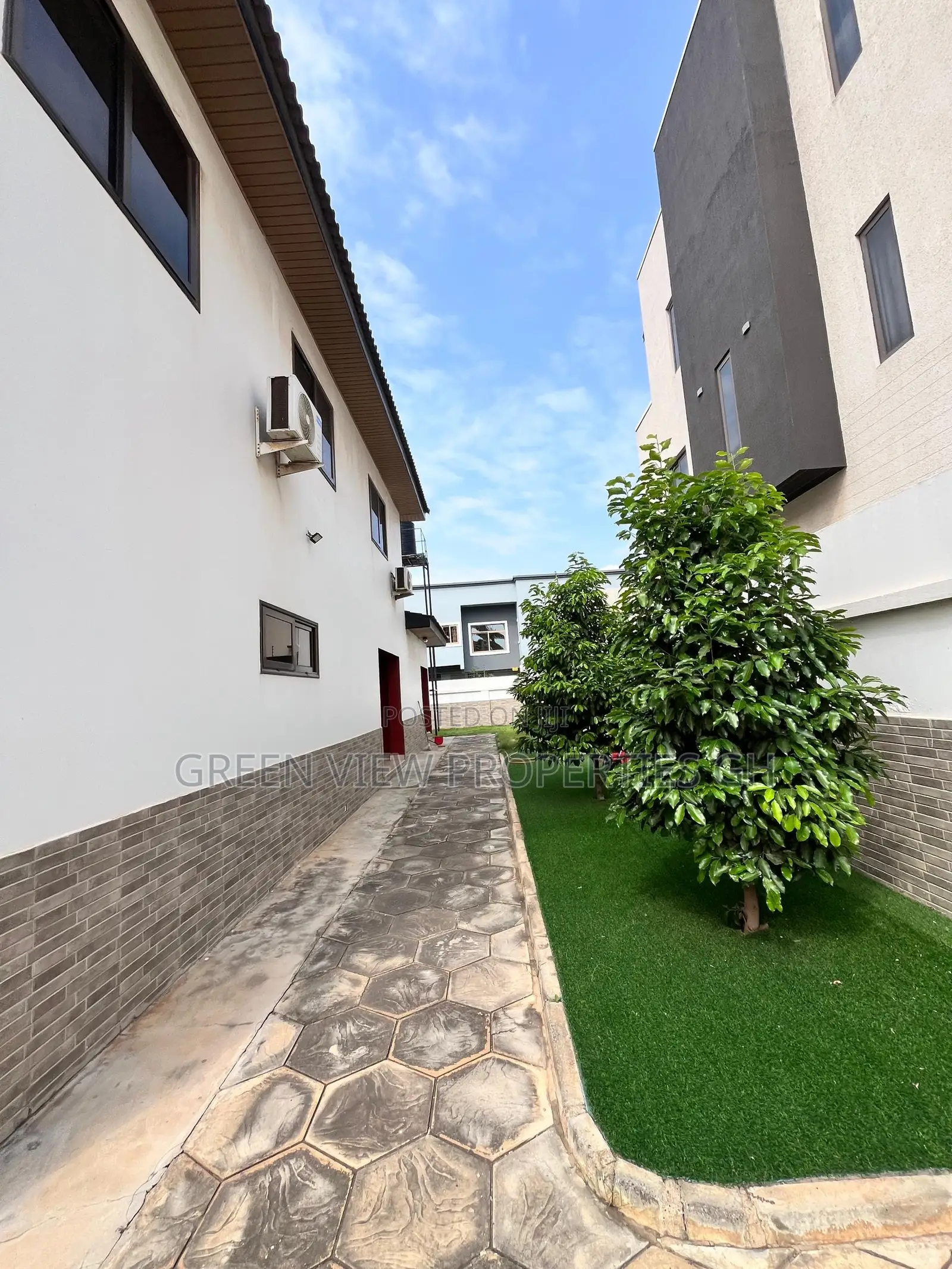 4bdrm Duplex in East Legon for rent