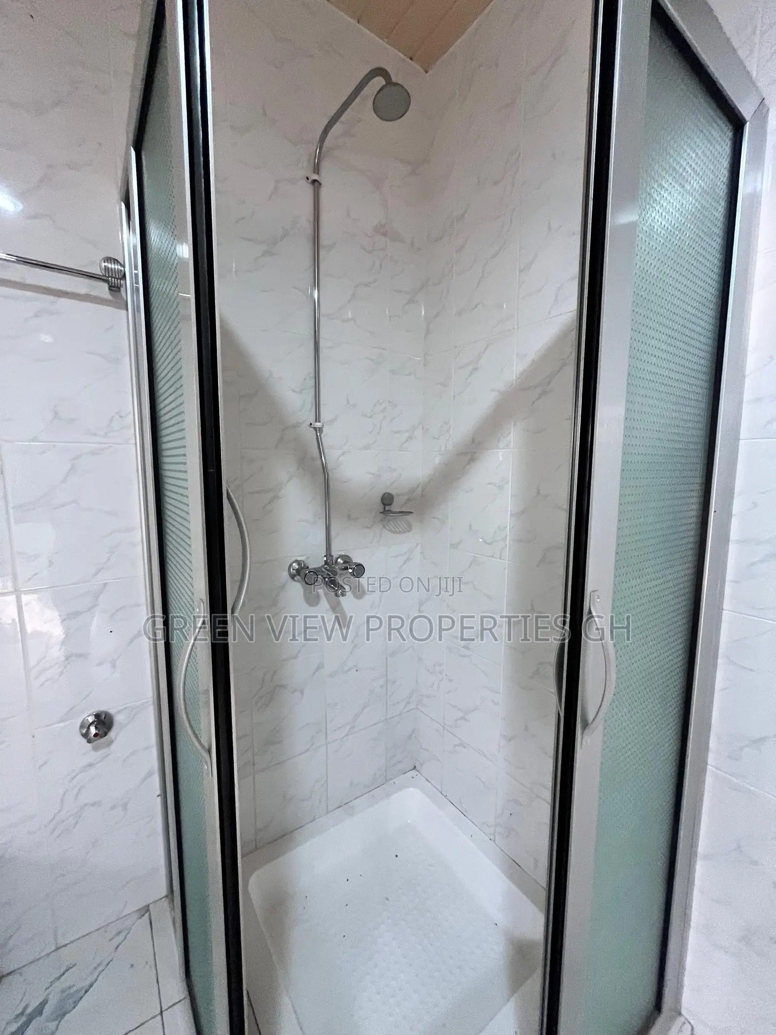 4bdrm Duplex in East Legon for rent