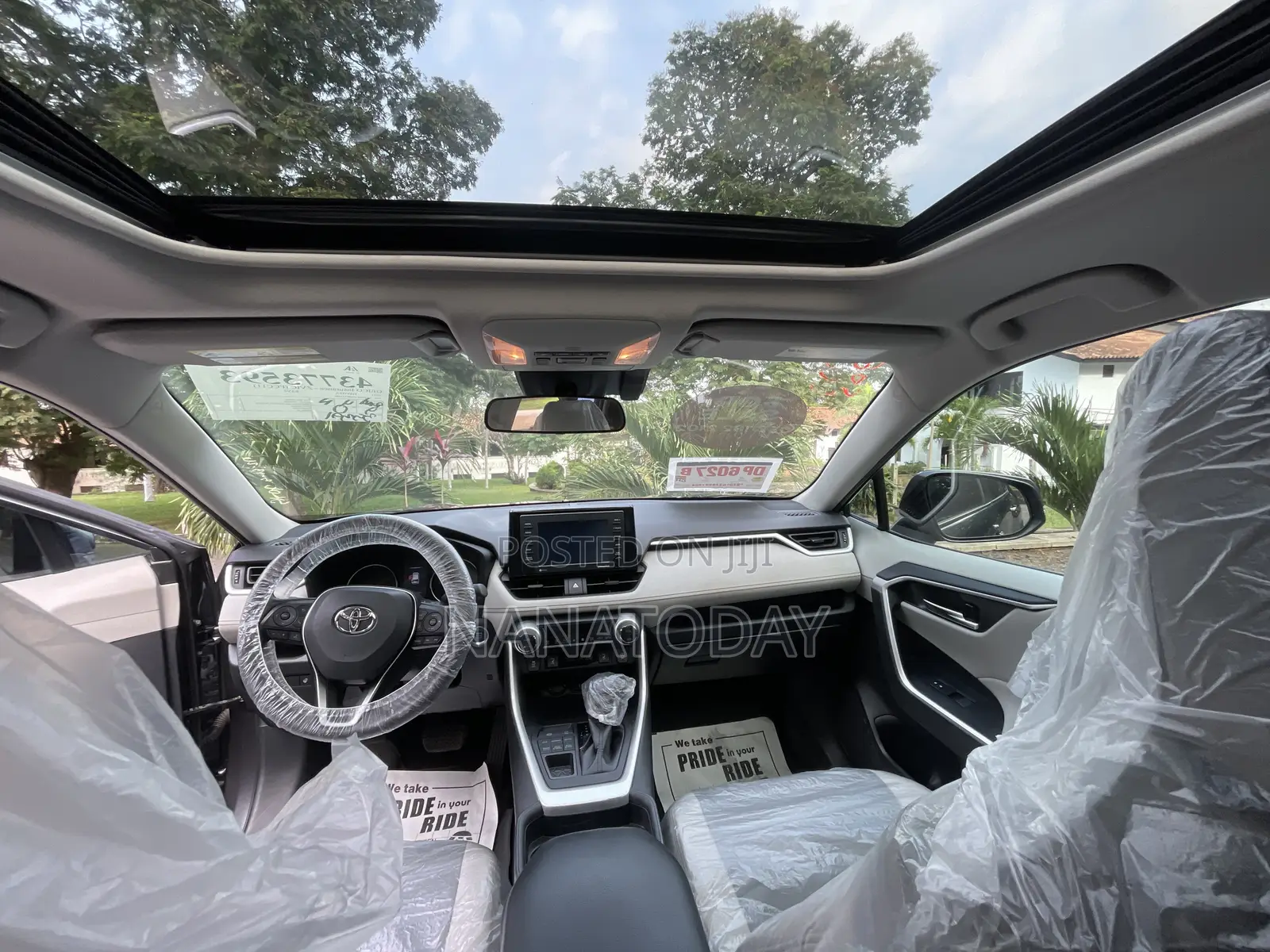 Toyota RAV4 XLE 2021 Gray