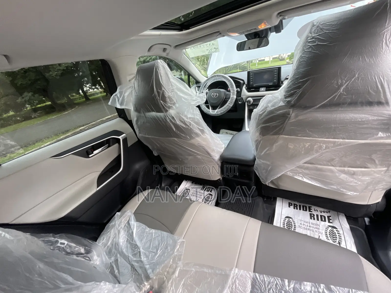 Toyota RAV4 XLE 2021 Gray