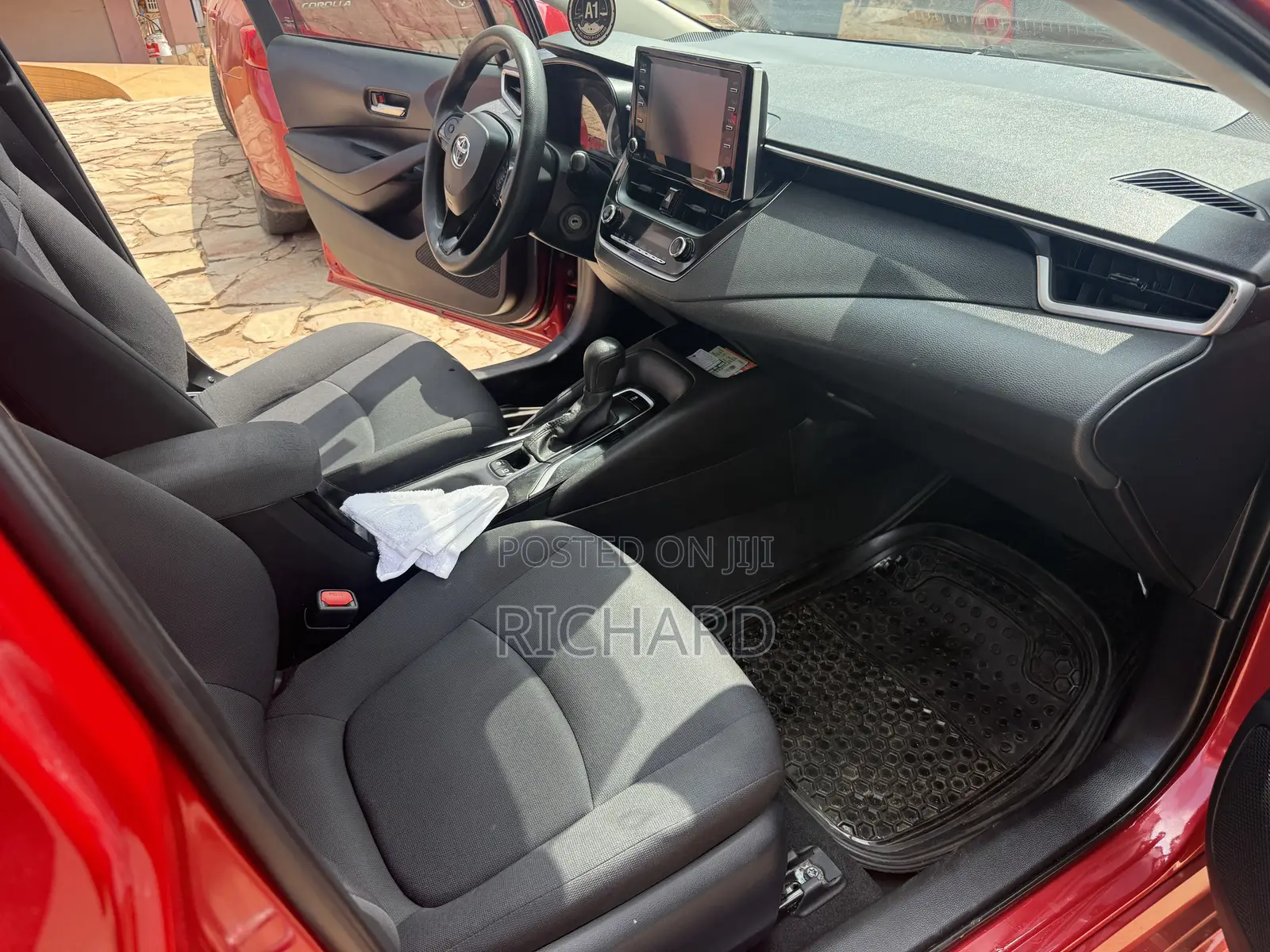 Toyota Corolla LE 2021 Red