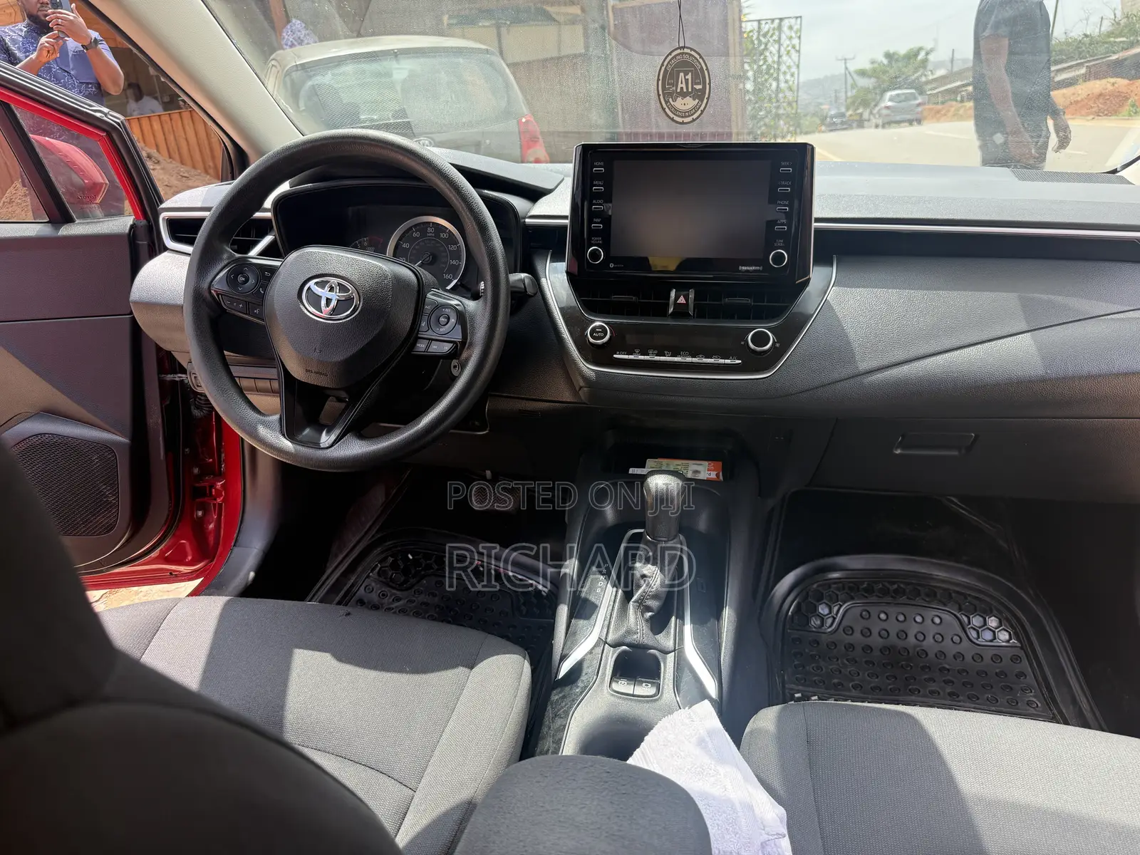 Toyota Corolla LE 2021 Red