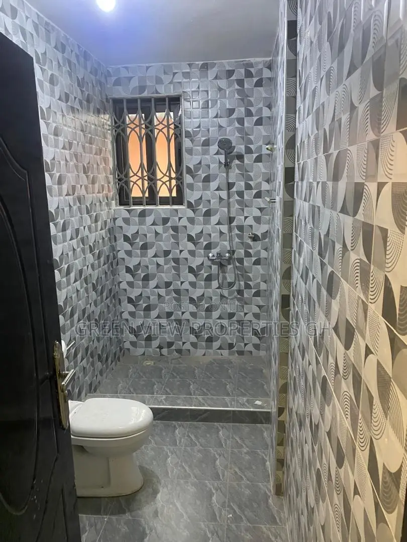 2bdrm Apartment in West Hills Mall Area for rent