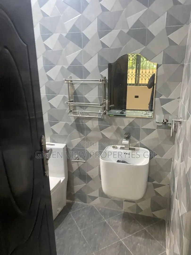 2bdrm Apartment in West Hills Mall Area for rent