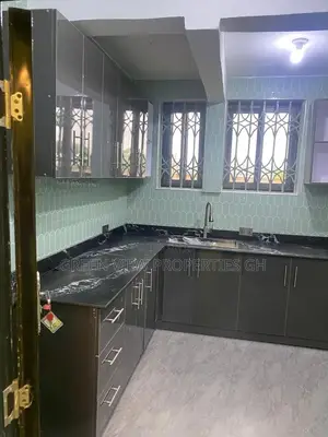 2bdrm Apartment in West Hills Mall Area for rent