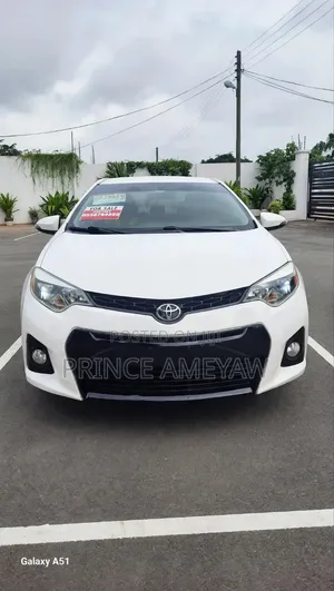 Toyota Corolla 2015 White