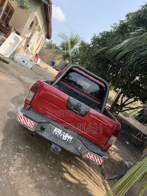 Nissan Navara 2009 Red