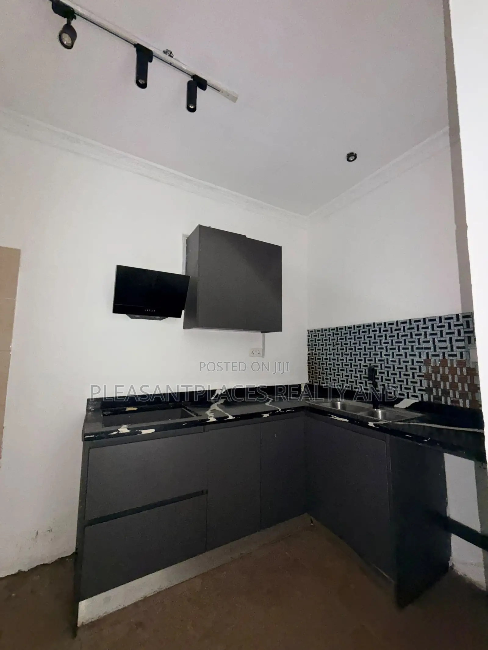 1bdrm Apartment in Pleasantplaces And, Adjiriganor for rent