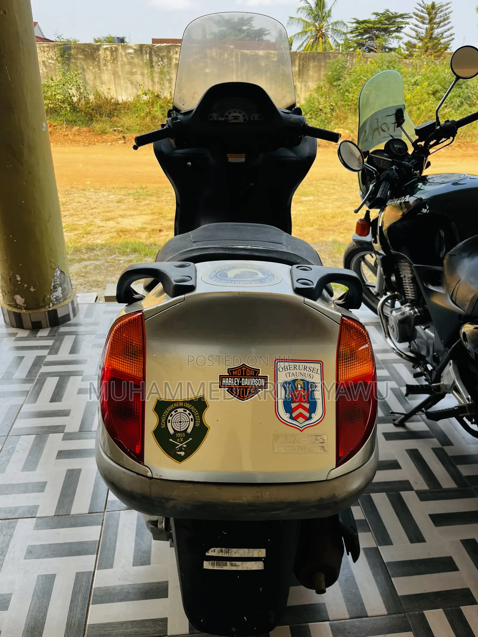 Honda 2002 Silver