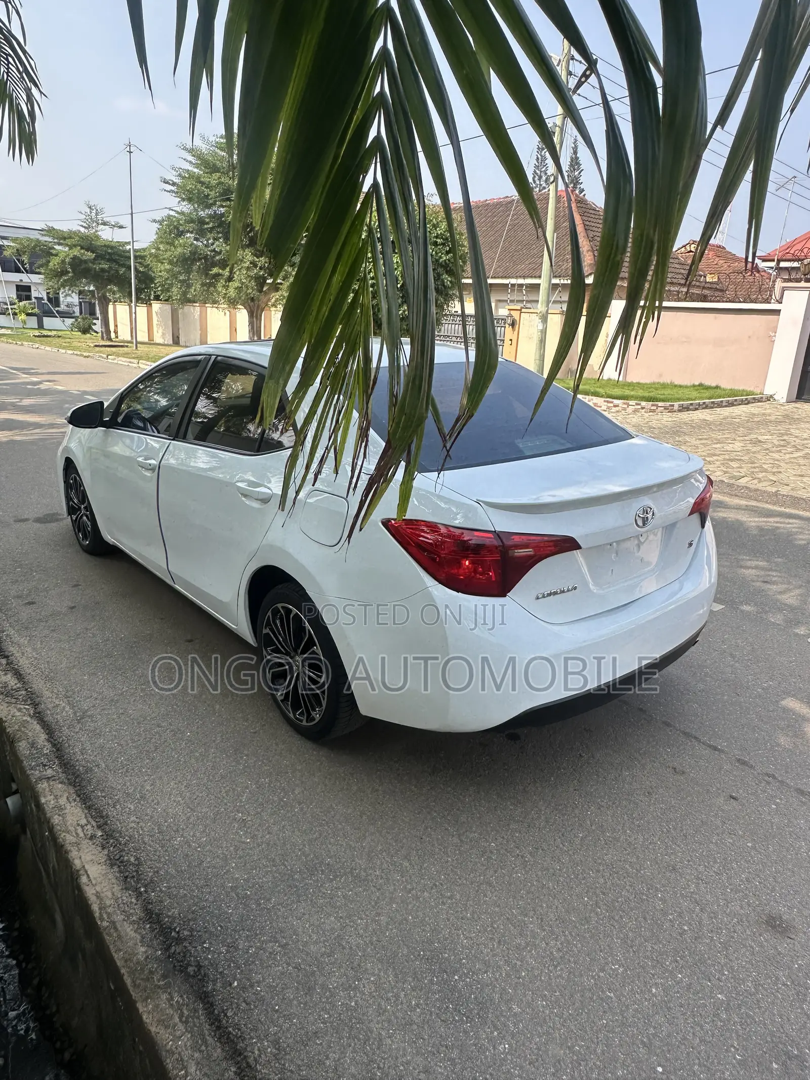 Toyota Corolla S 4dr Sedan (1.8L 4cyl CVT) 2015 White