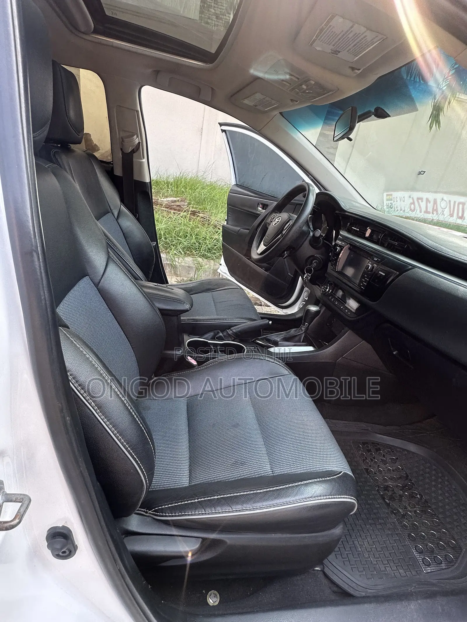 Toyota Corolla S 4dr Sedan (1.8L 4cyl CVT) 2015 White