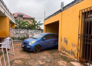 Toyota Vitz 2010 Blue