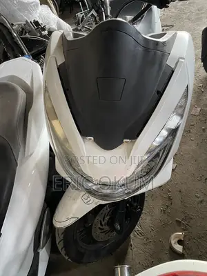 Honda 2022 White