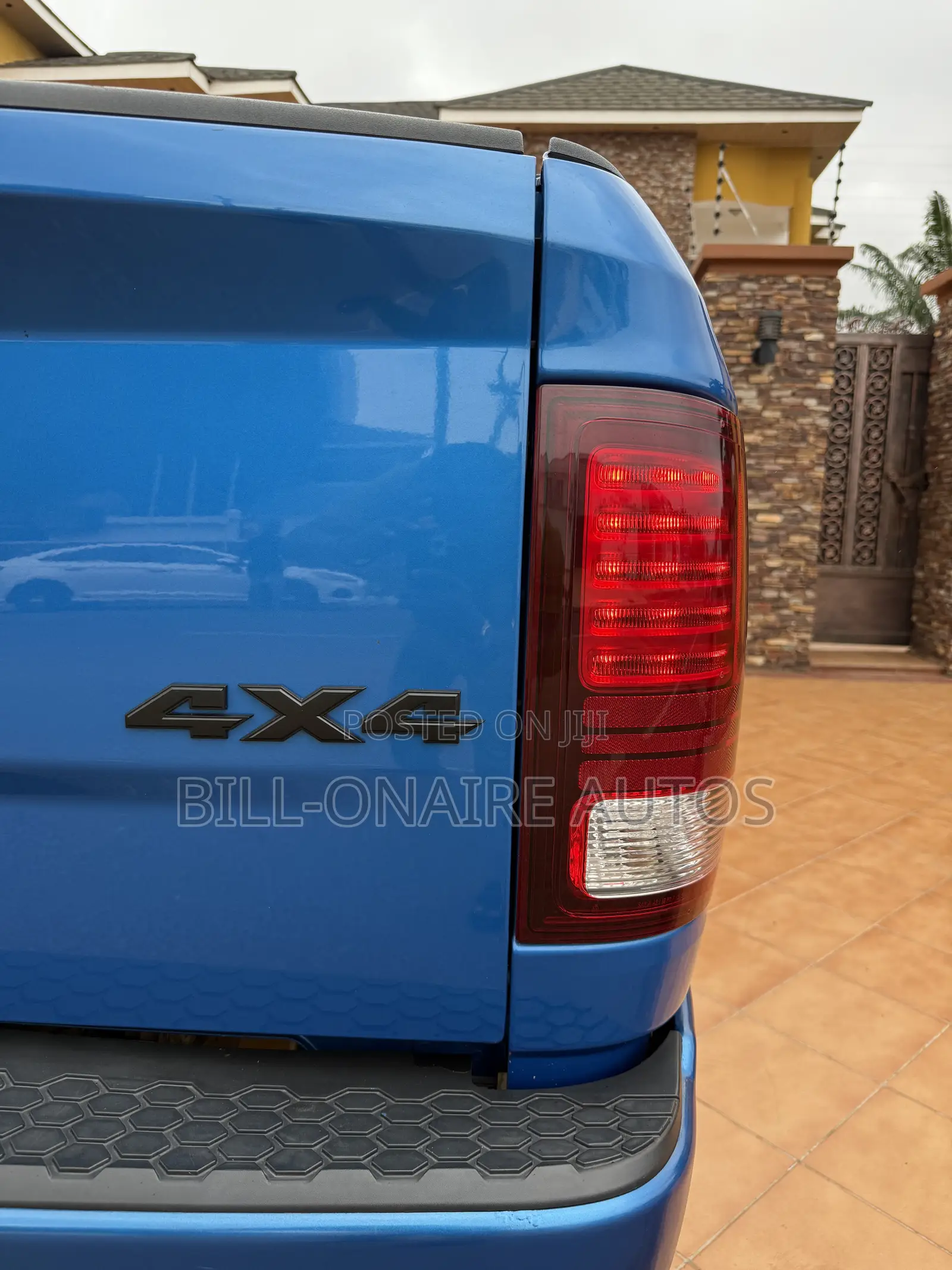 Dodge RAM 1500 5.7 Petrol RWD 2018 Blue