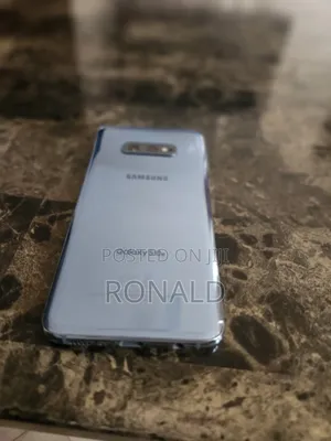 Samsung Galaxy S10e 128 GB Blue