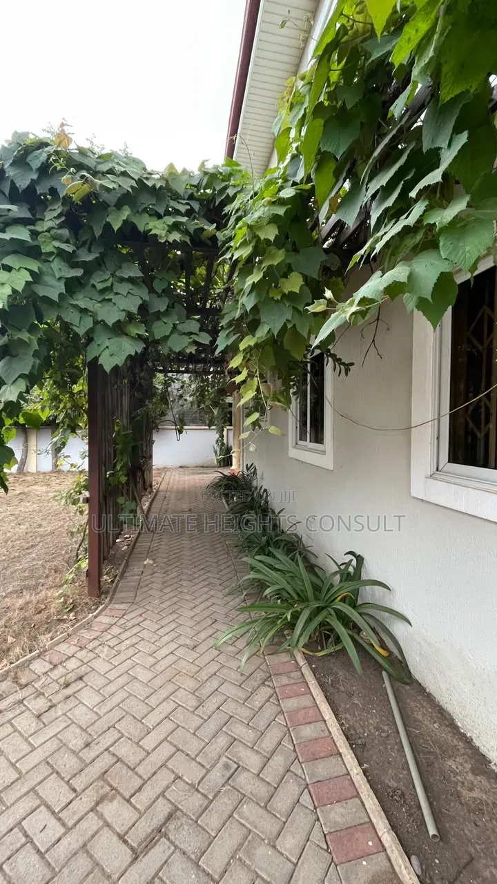 2bdrm House in Oyarifa for sale