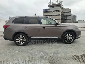 Mitsubishi Outlander 2017 Gray