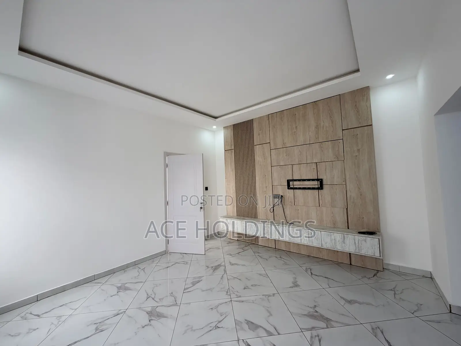 4bdrm Mansion in Nanakrom, School Junction for sale