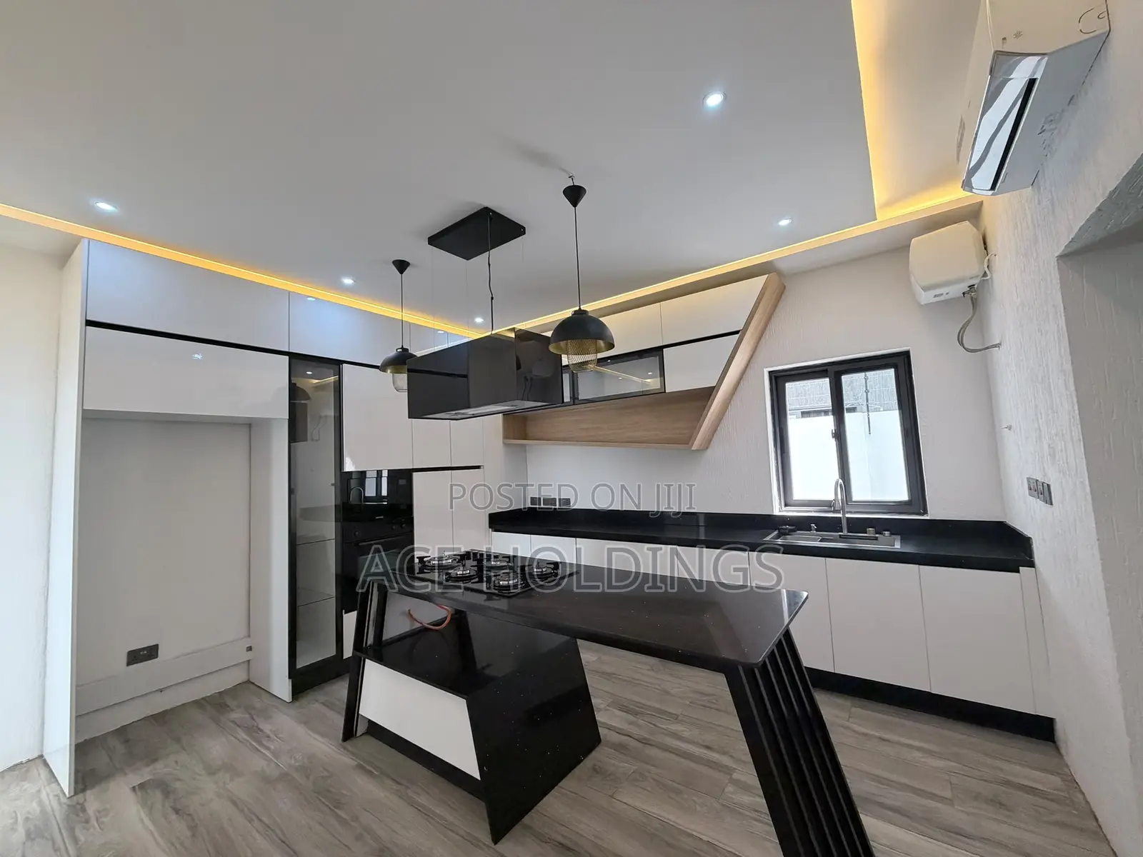 4bdrm Mansion in Nanakrom, School Junction for sale
