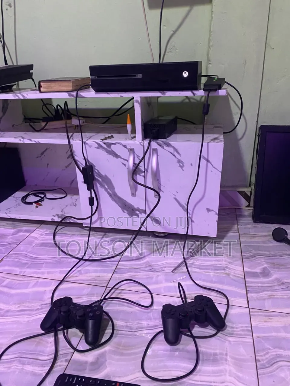 Xbox One 2 Controllers 12 Games