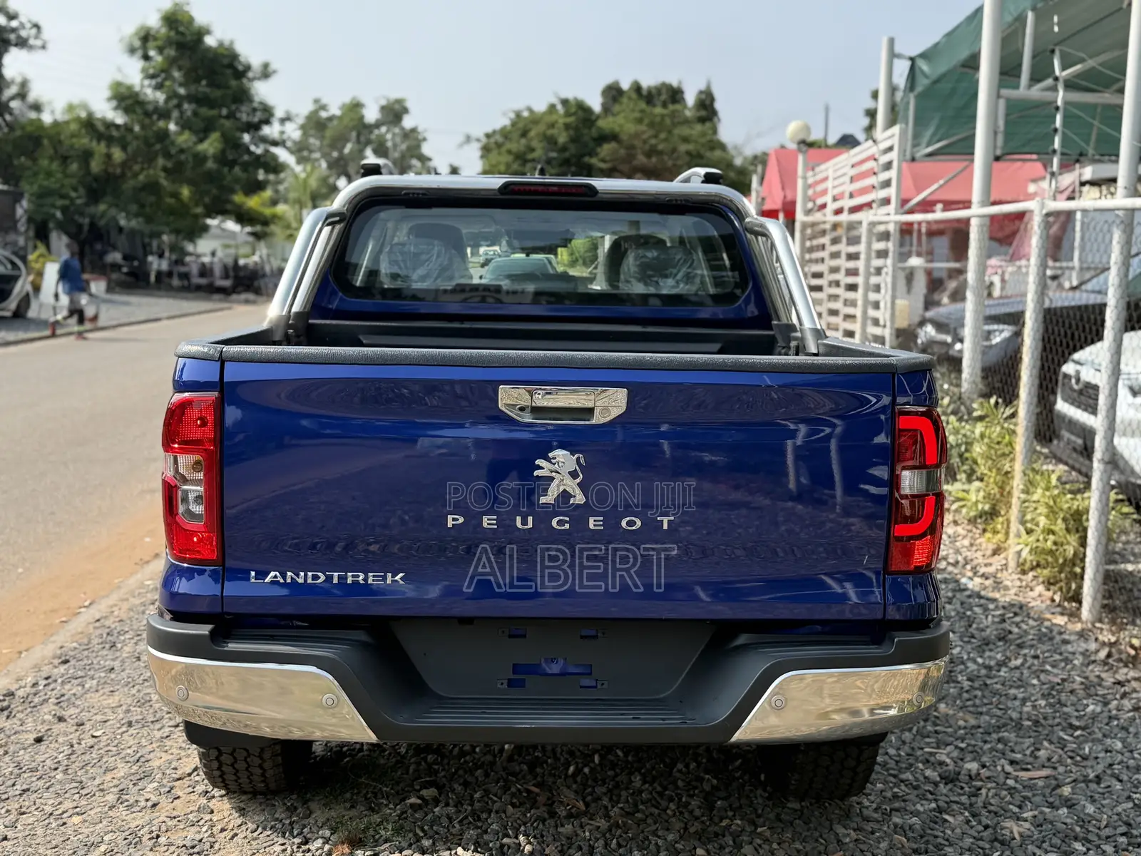 Peugeot Landtrek 2.4 Petrol Single Cab AWD 2023 Blue