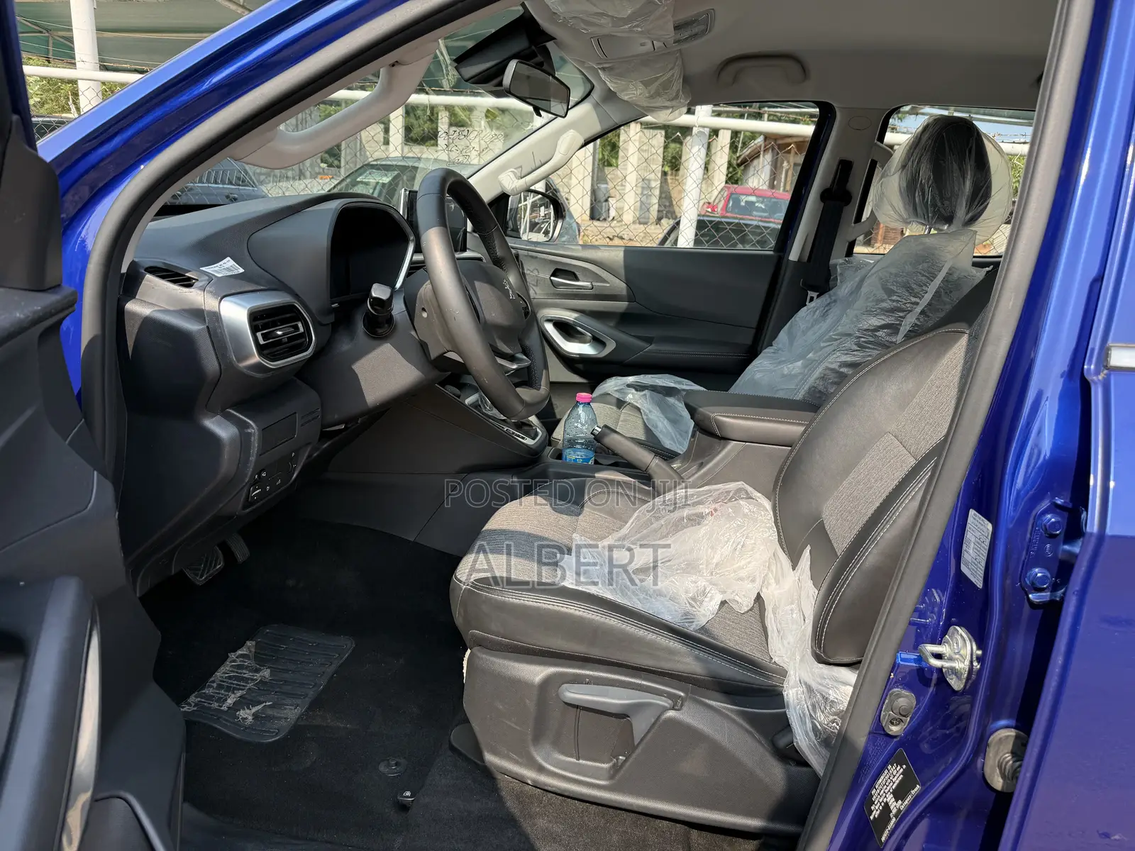 Peugeot Landtrek 2.4 Petrol Single Cab AWD 2023 Blue