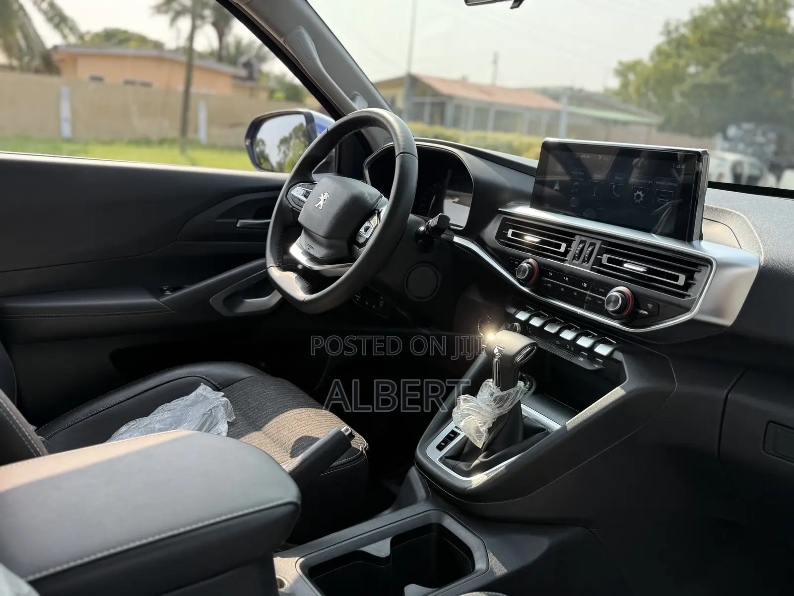 Peugeot Landtrek 2.4 Petrol Single Cab AWD 2023 Blue