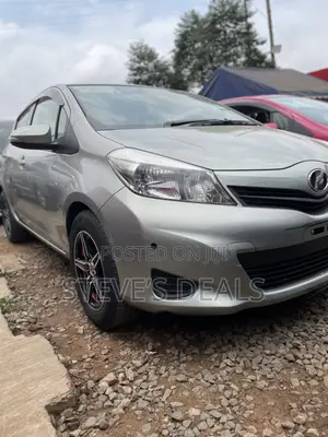 Toyota Vitz 1.3 AWD 5dr 2014 Silver