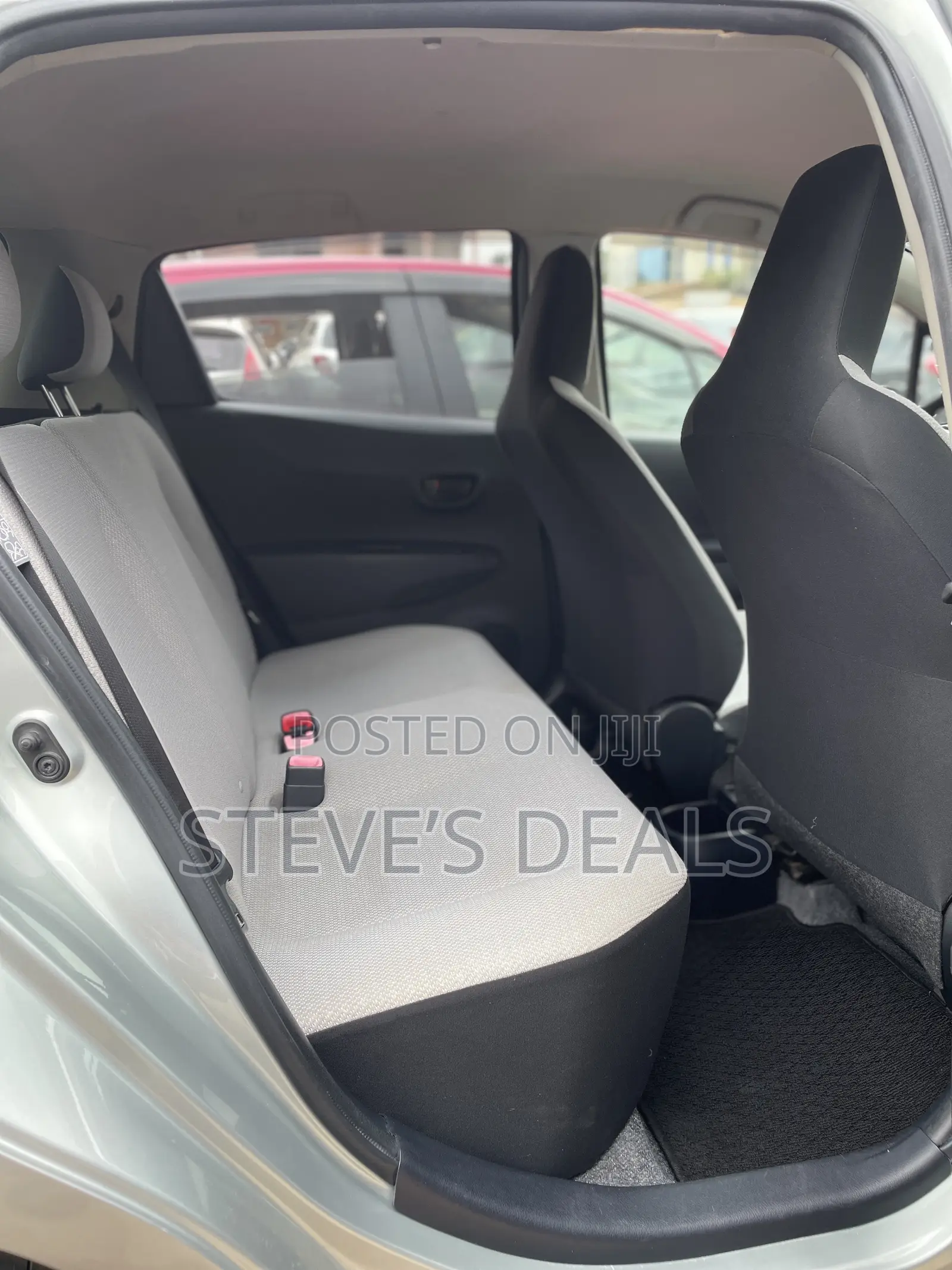 Toyota Vitz 1.3 AWD 5dr 2014 Silver