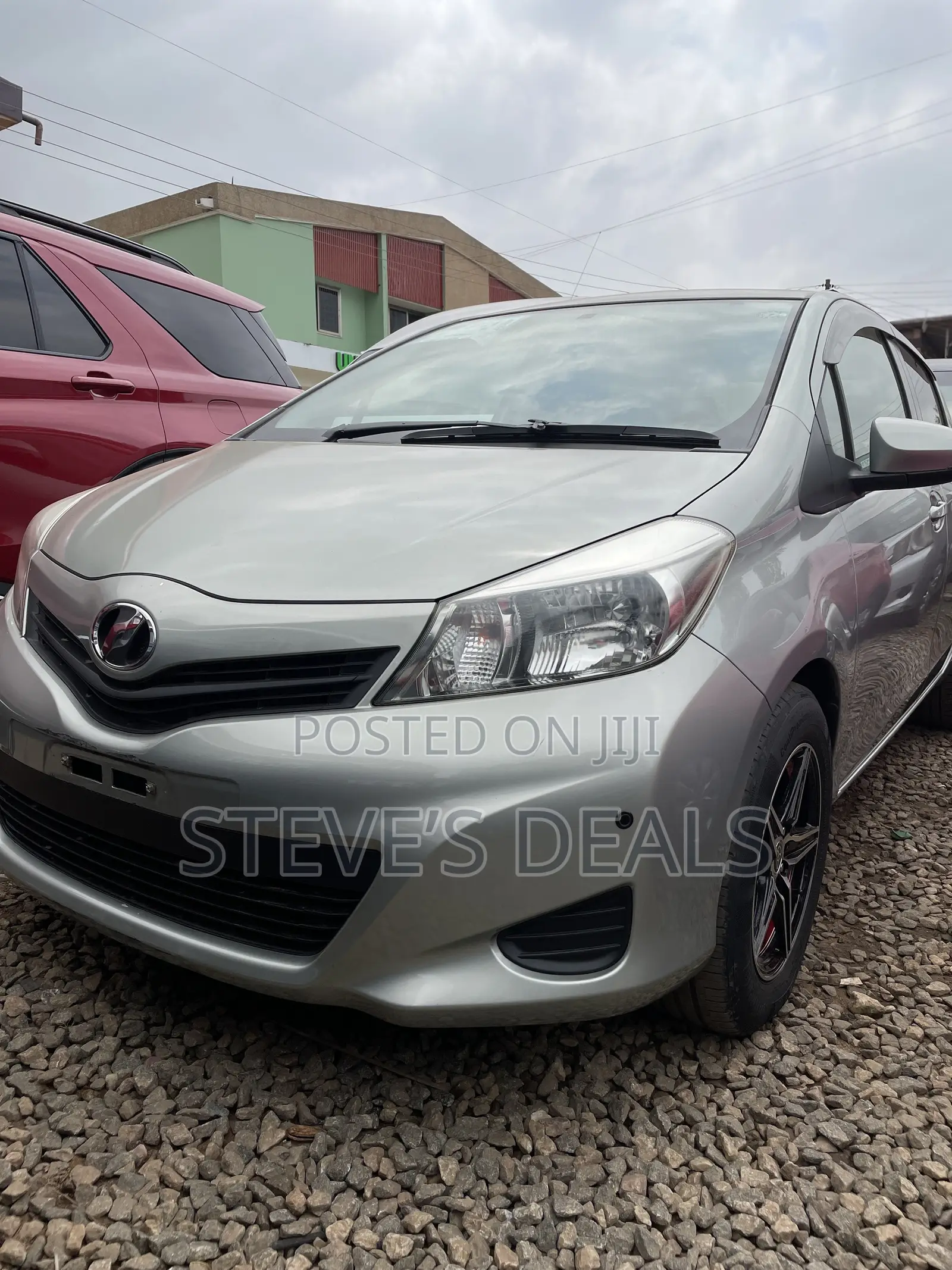 Toyota Vitz 1.3 AWD 5dr 2014 Silver