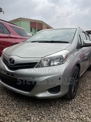 Toyota Vitz 1.3 AWD 5dr 2014 Silver