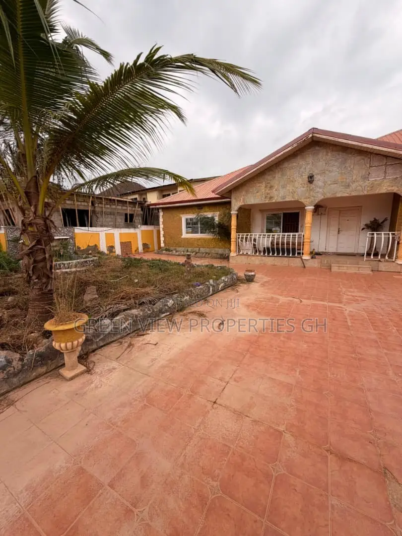 4bdrm House in West Hills Mall Area for sale