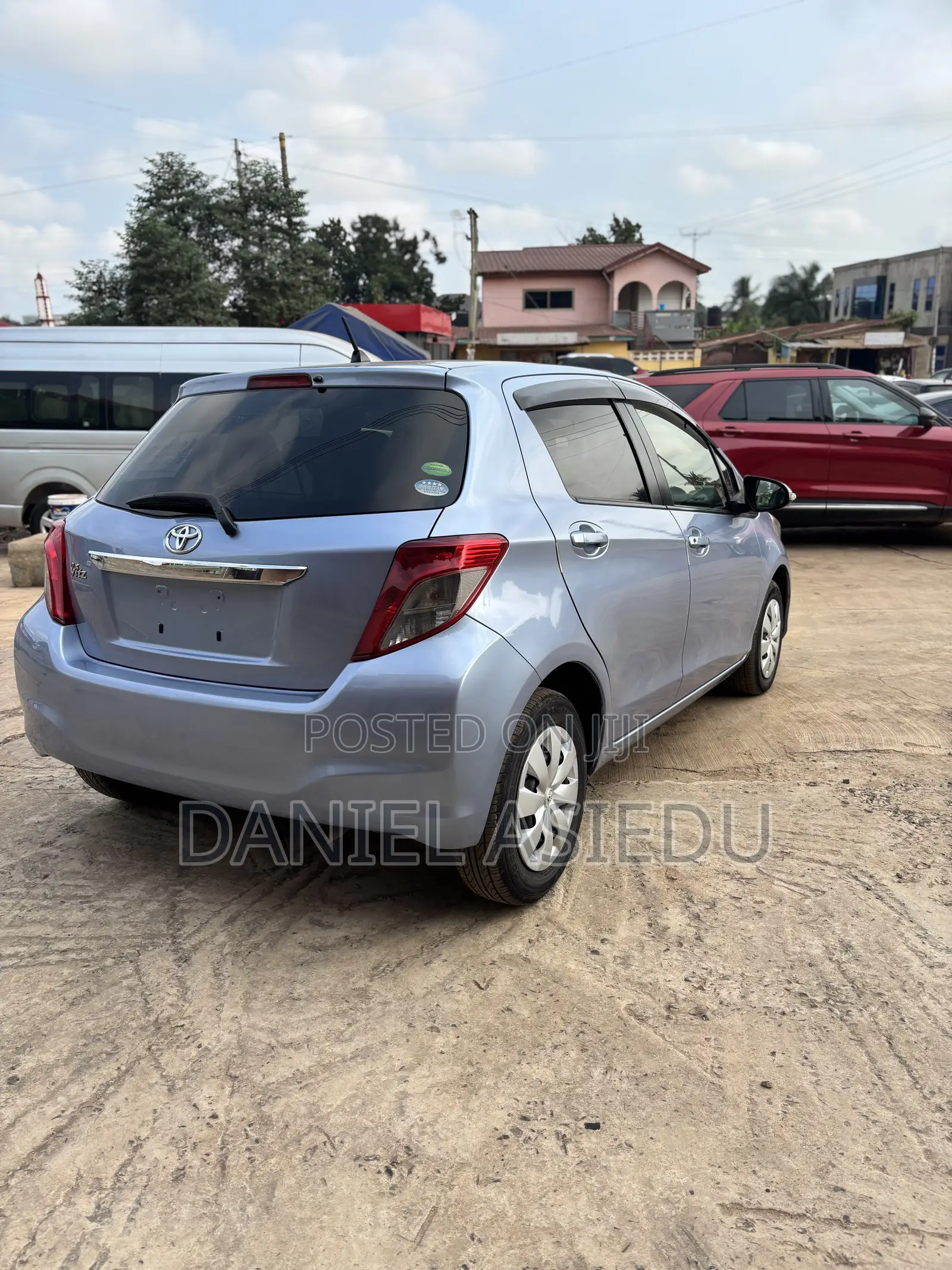 Toyota Vitz 1.3 AWD 3dr 2013 Blue