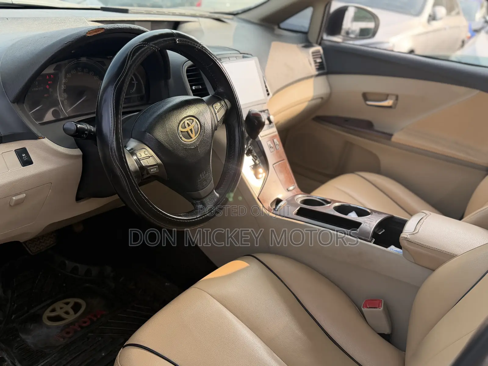 Toyota Venza XLE 2010 White