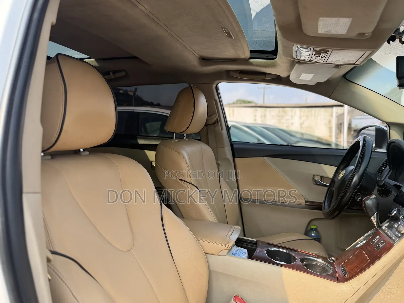 Toyota Venza XLE 2010 White