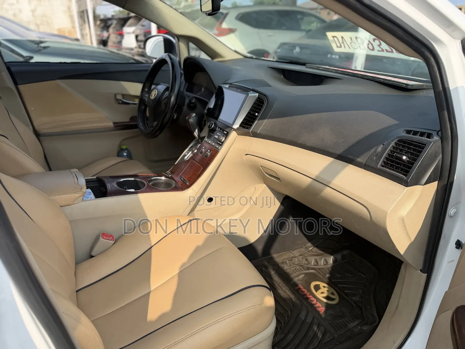 Toyota Venza XLE 2010 White