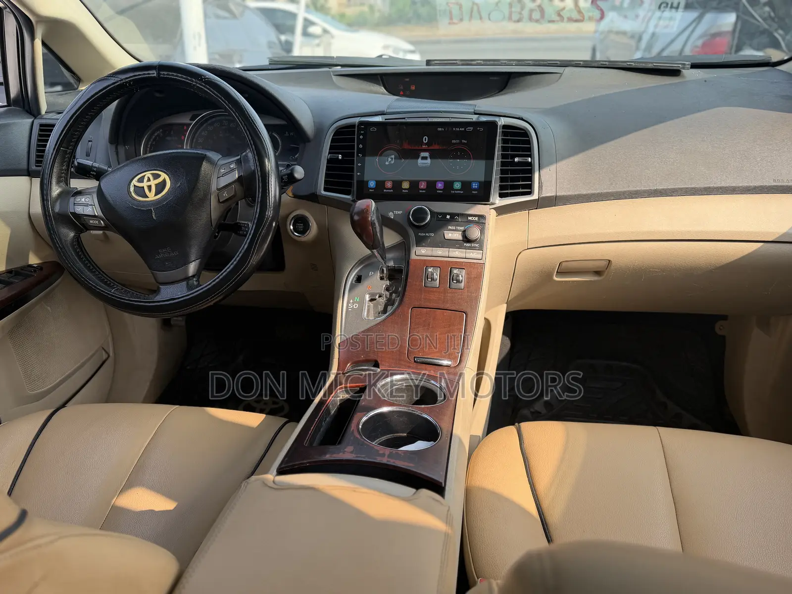 Toyota Venza XLE 2010 White