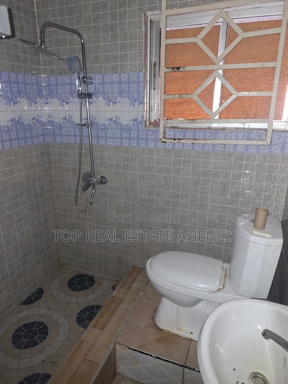 2bdrm Apartment in West Legon, Medifem Area for rent