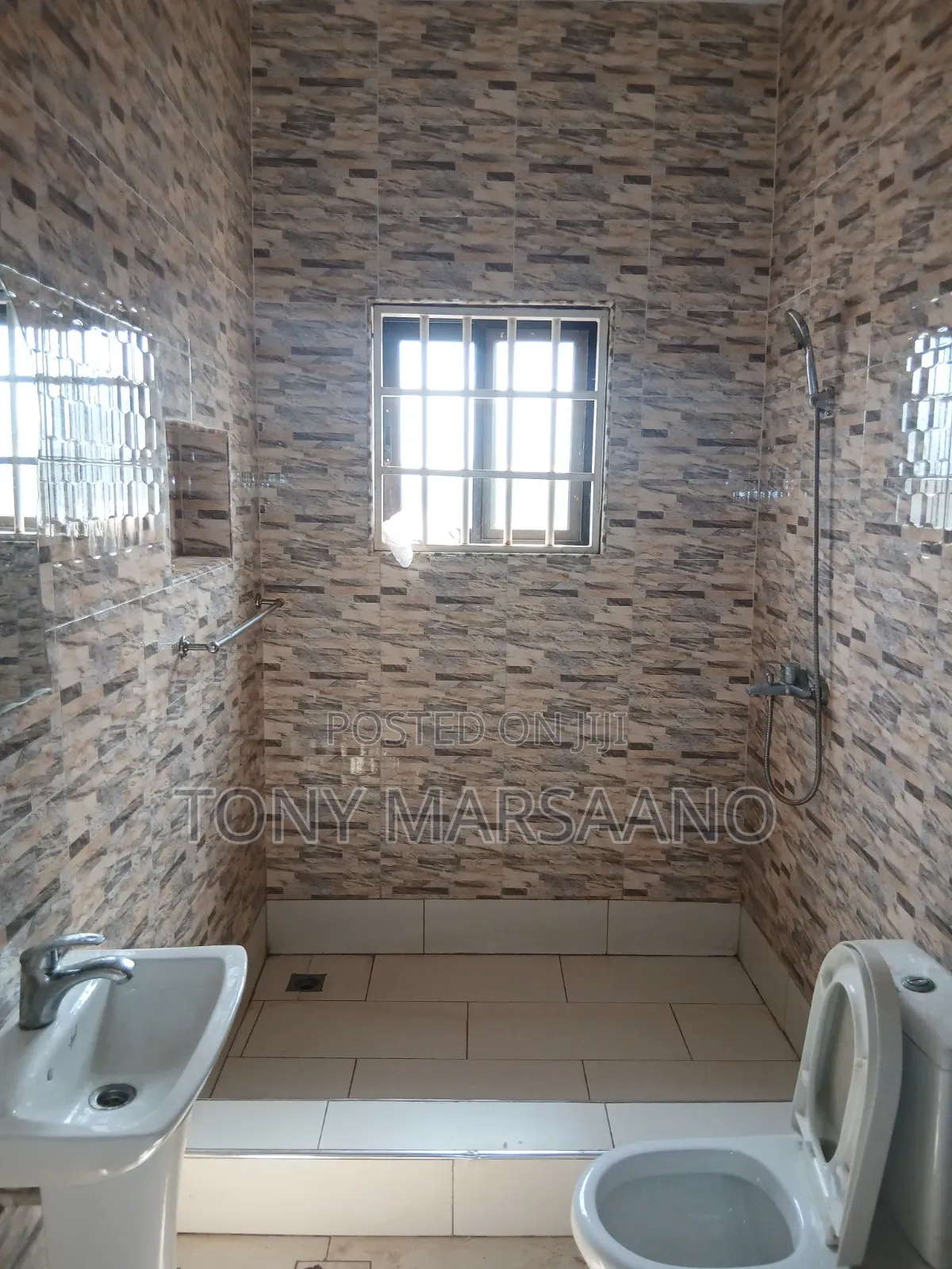 2bdrm Apartment in Haatso, Papao for rent
