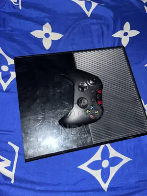 Xbox One With One Controller No Games