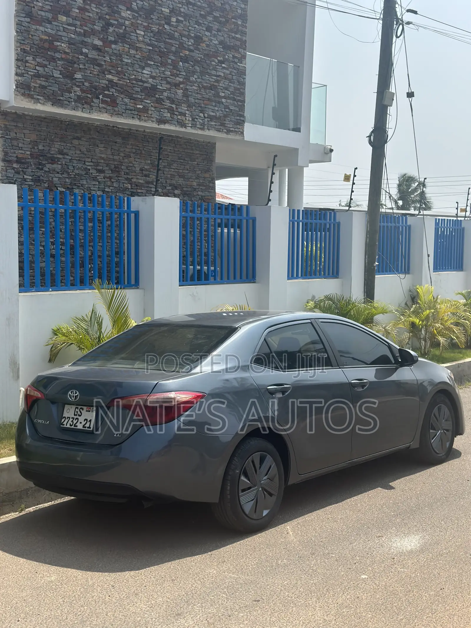 Toyota Corolla LE 4dr Sedan (1.8L 4cyl CVT) 2017 Gray