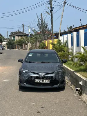Toyota Corolla LE 4dr Sedan (1.8L 4cyl CVT) 2017 Gray