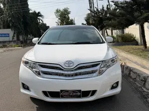 Toyota Venza AWD 2010 White