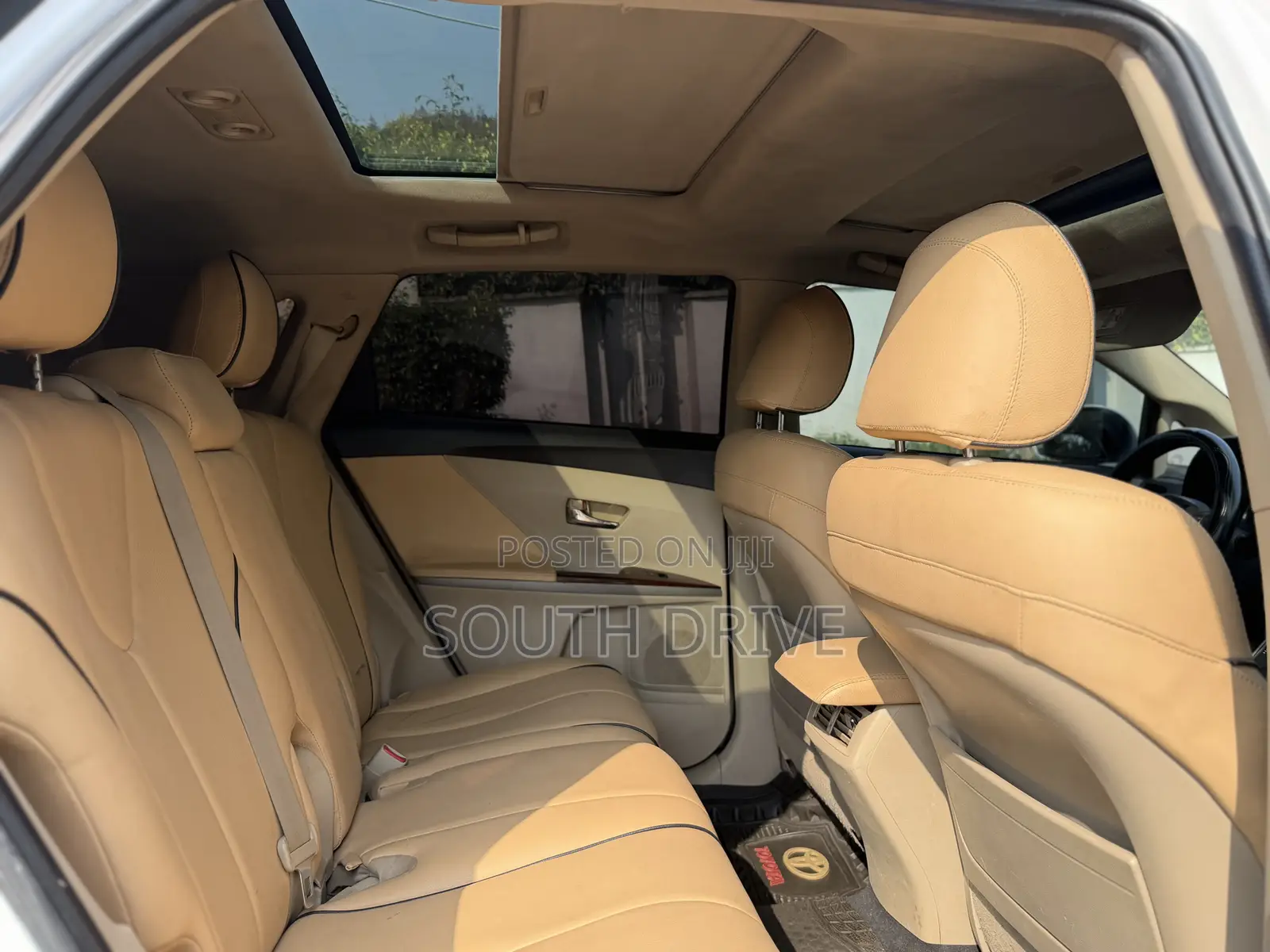 Toyota Venza AWD 2010 White