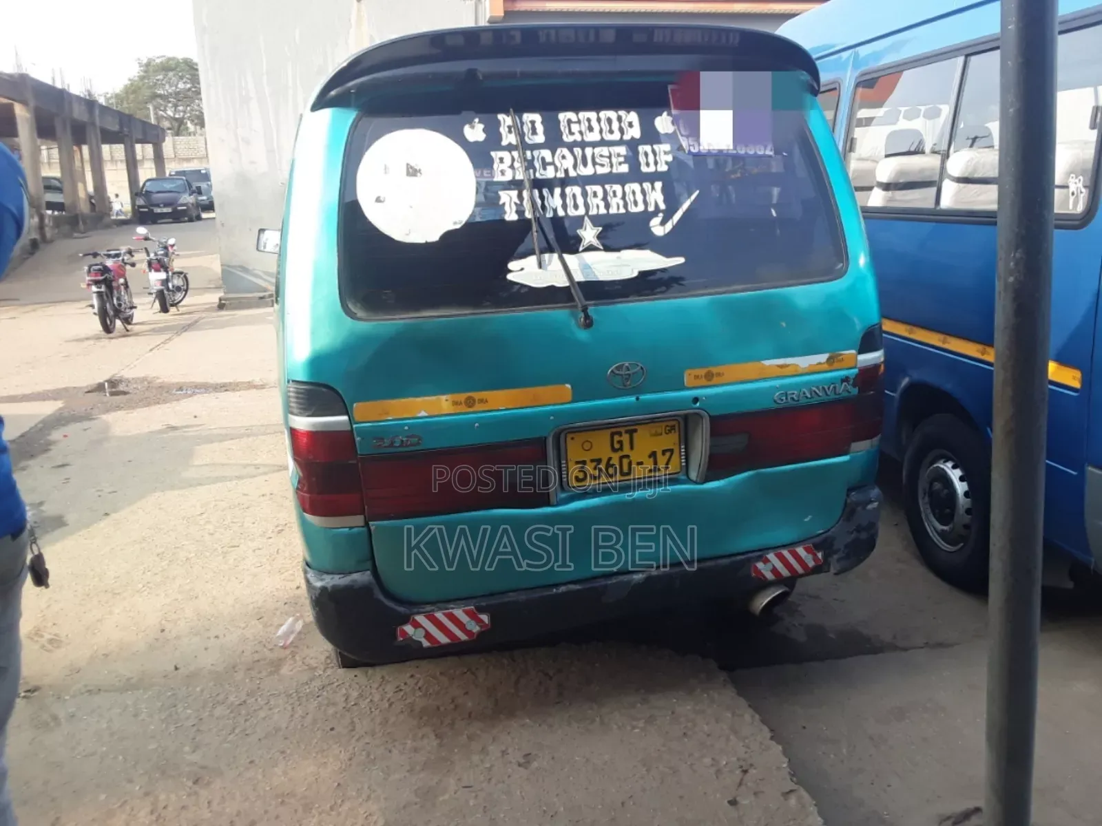 Toyota HiAce 2005 Blue