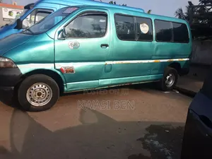 Toyota HiAce 2005 Blue