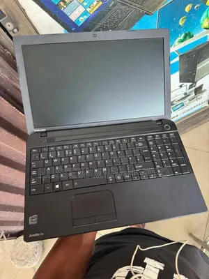 Laptop Toshiba C50 4GB Intel Core i3 HDD 320GB