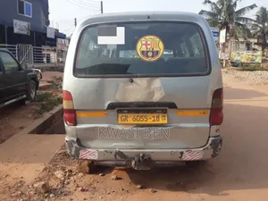 Toyota HiAce 2004 Grey