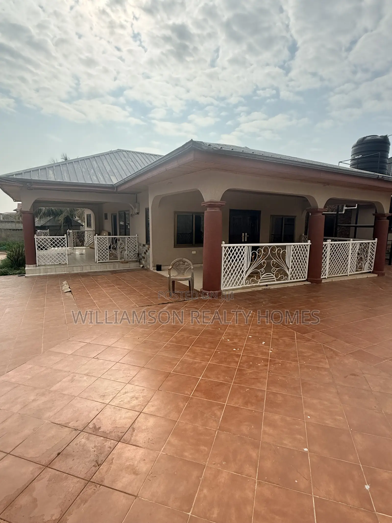 4bdrm House in Hfc Estate Area, Spintex for rent